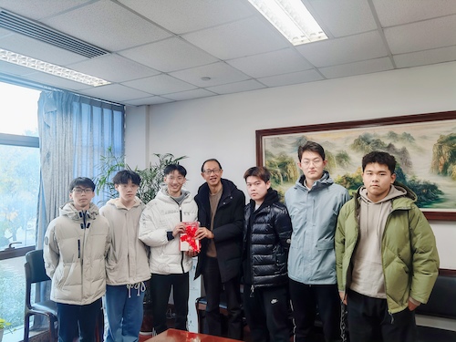 校长赠书